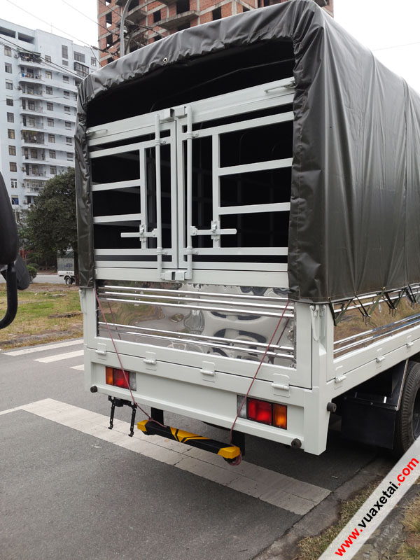 xe tải isuzu 1t9 th&ugrave;ng mui bạt 1