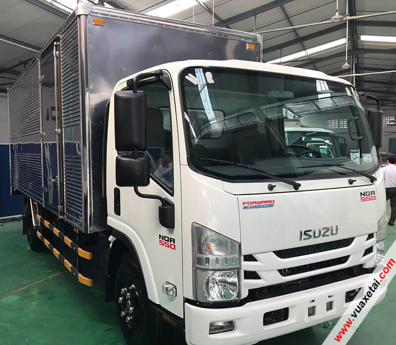 xe_tai_isuzu_5_5_tan_euro4_nqr75l_m