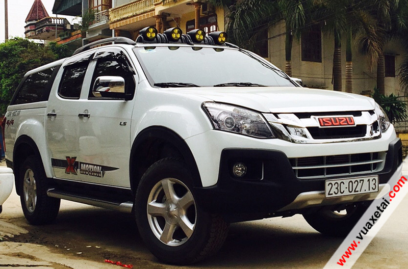 isuzu_dmax_xmotion_mau_trang