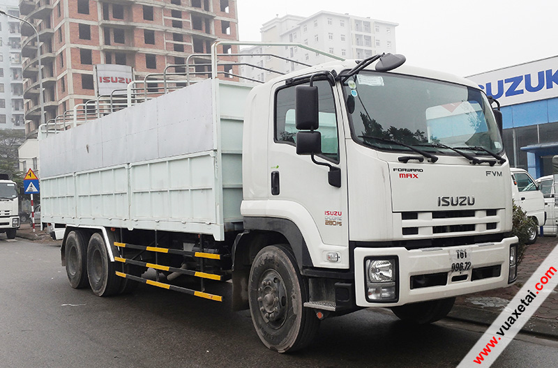 xe tải isuzu 15 tấn ngắn thùng bạt
