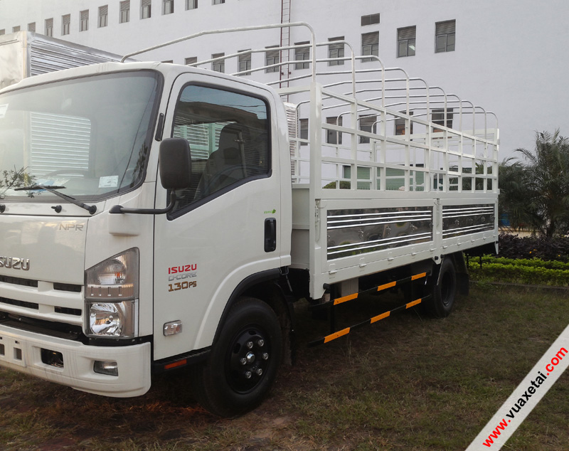xe_tai_isuzu_3.5_tan_thung_mui