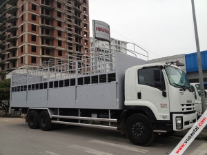 Xe tải Isuzu 15 tấn FVM34W thùng chở xe máy