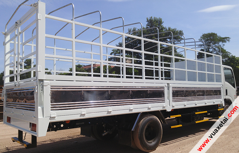 _xe_tai_isuzu_5tan_thung_bat_4900kg